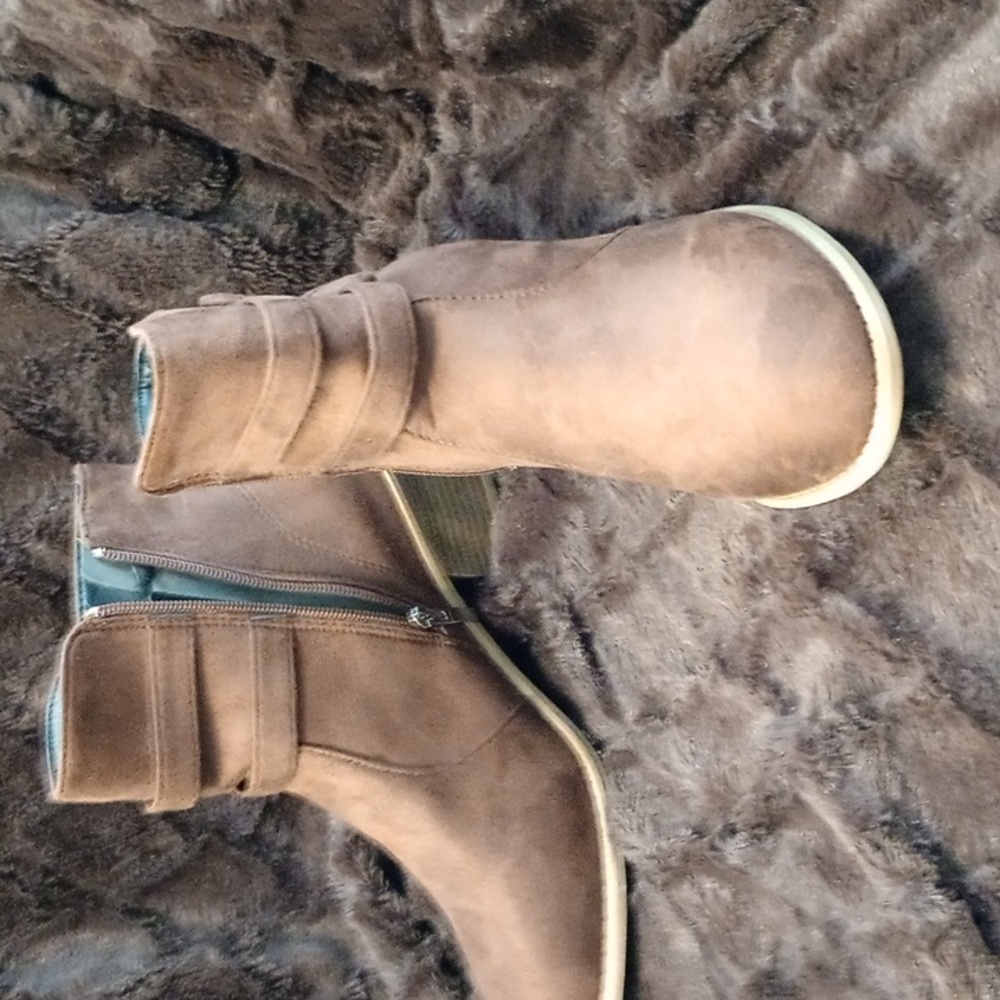 Women's boots